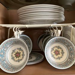 Gorgeous Wedgewood China “Florentine” Pattern - 101 Pieces 