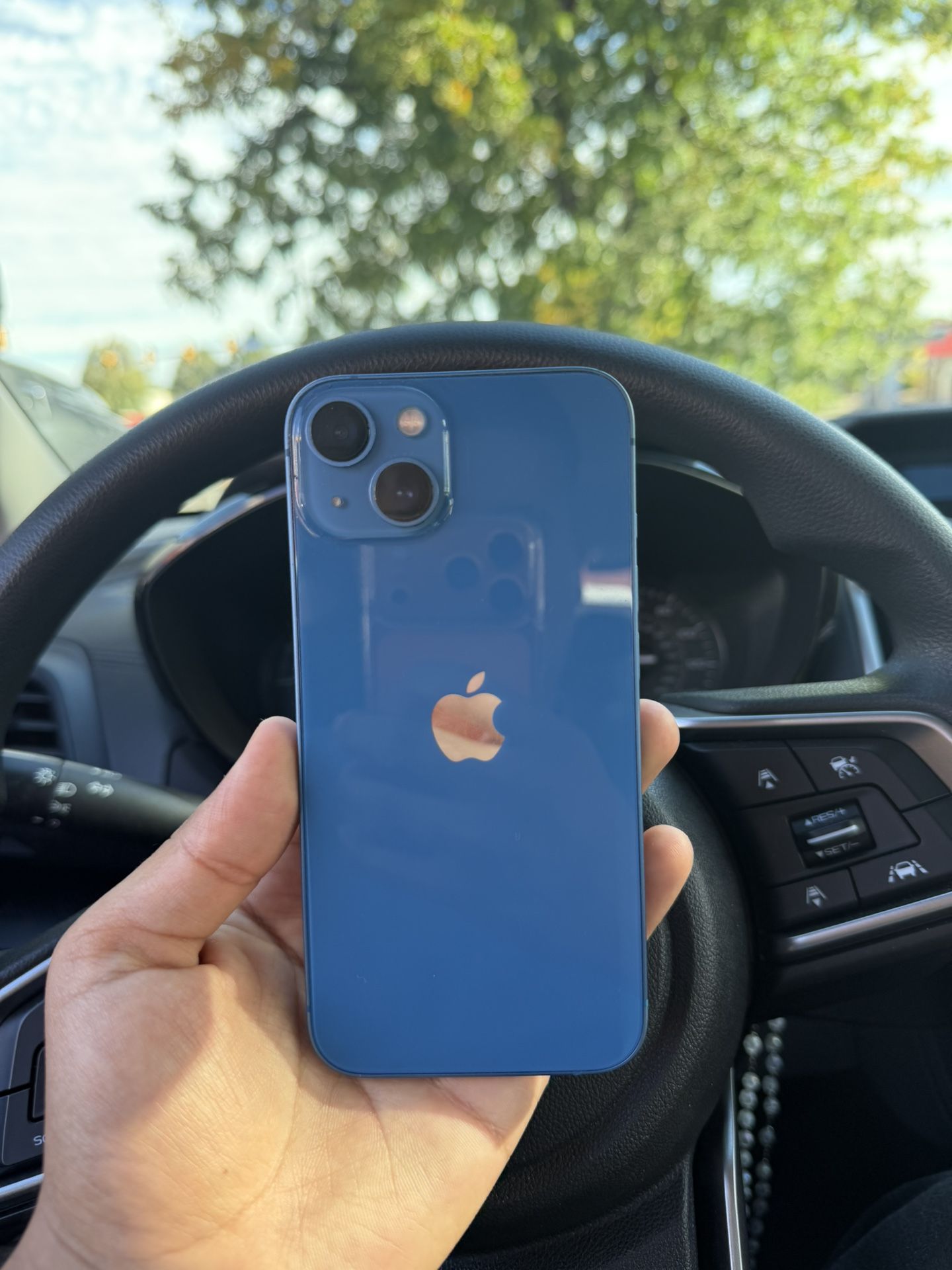 iPhone 13 / Unlocked 