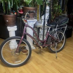 Bicicleta Medida 26 Eléctrica Buenas Condiciones Corre 25 Millas Por Hora Tiene 6 Velocidades Con Pedal $350