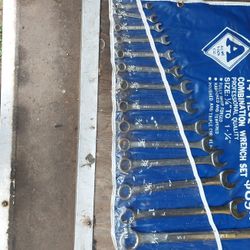Wrench Set  1/4 To 1 1/4 New . $50 Firme Monaville Tx 77445