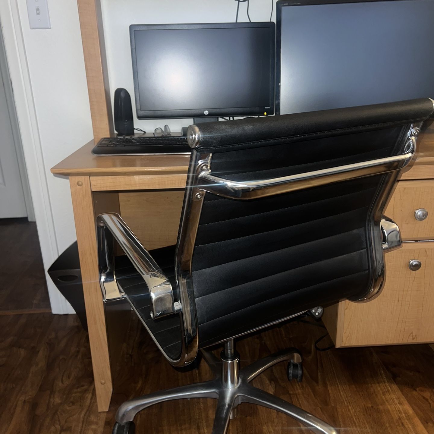 Desk Chair - Chrome & Faux Leather 