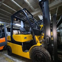 2018 Yale Forklift pneumatic tires