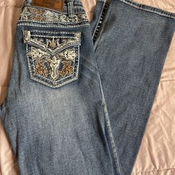 Jeans With Back Pocket Design 