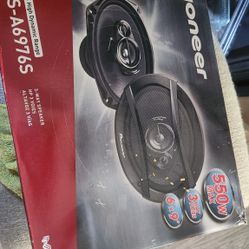 New Pioneer 550 Watts  6x9