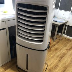 Evaporative Cooler/fan