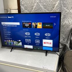 INSIGNIA  39 In Roku 4K Smart Tv