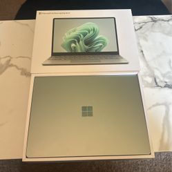 Microsoft - Surface Laptop Go 3 - 12.4" Touch-Screen - Sage