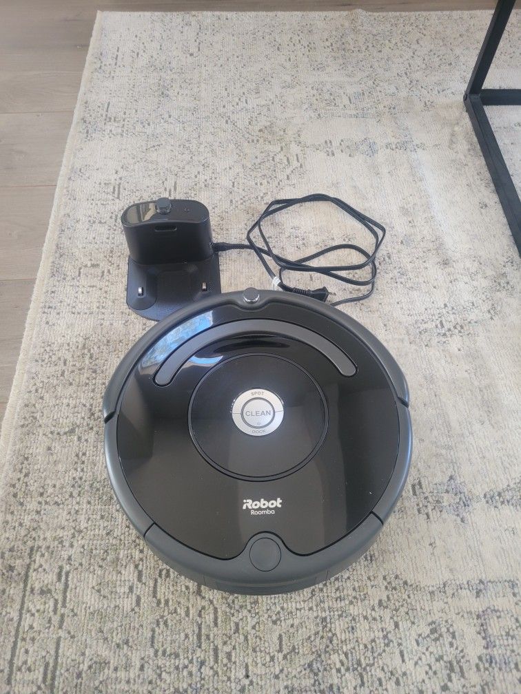 iRobot Roomba 675 Robot Vacuum-Wi-Fi .