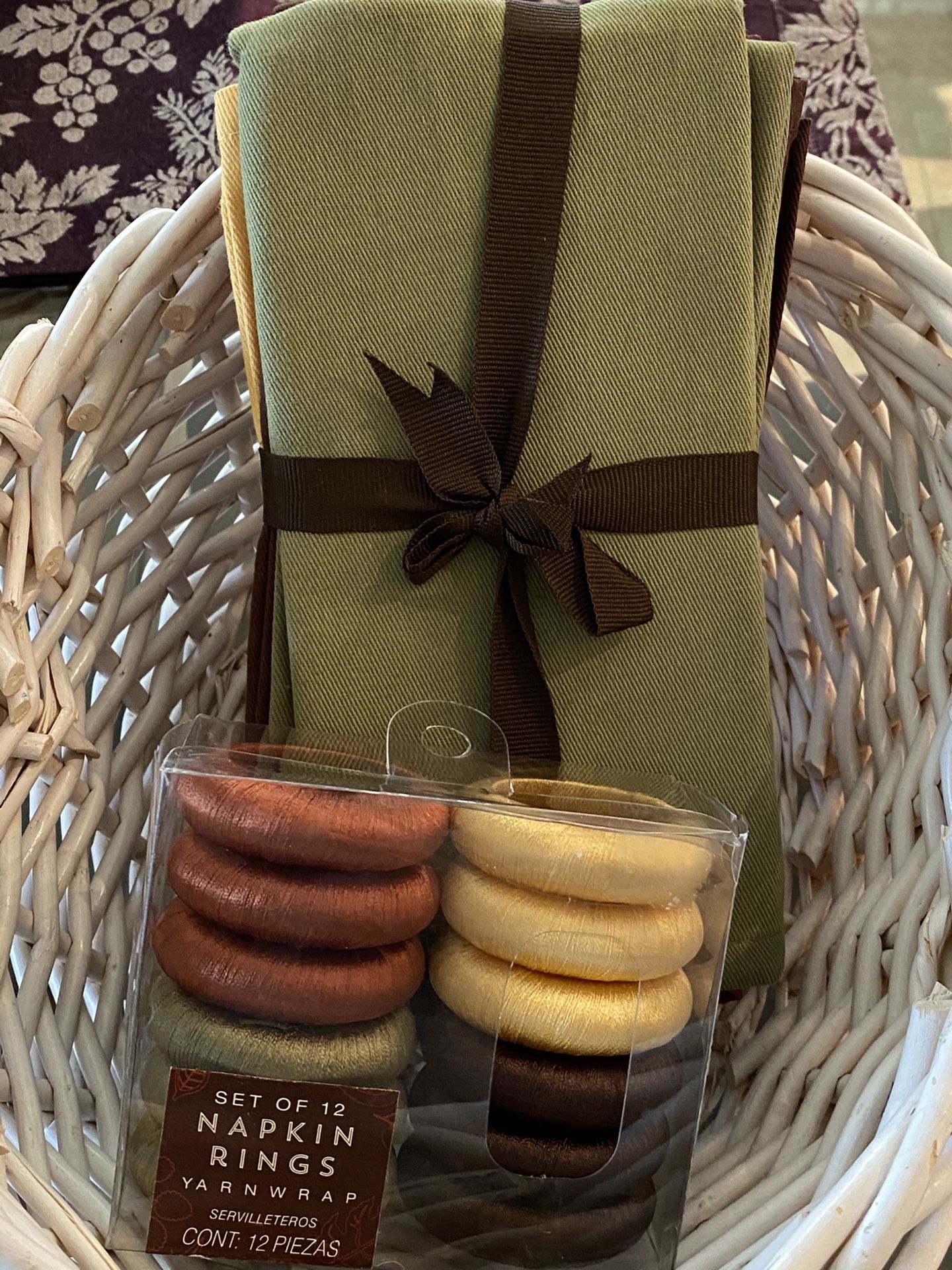 8 Piece Fall Cotton Napkin Set with Napkin Rings