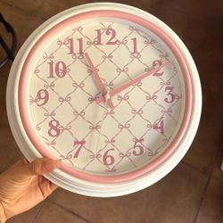 Cute Bow Theme Clock