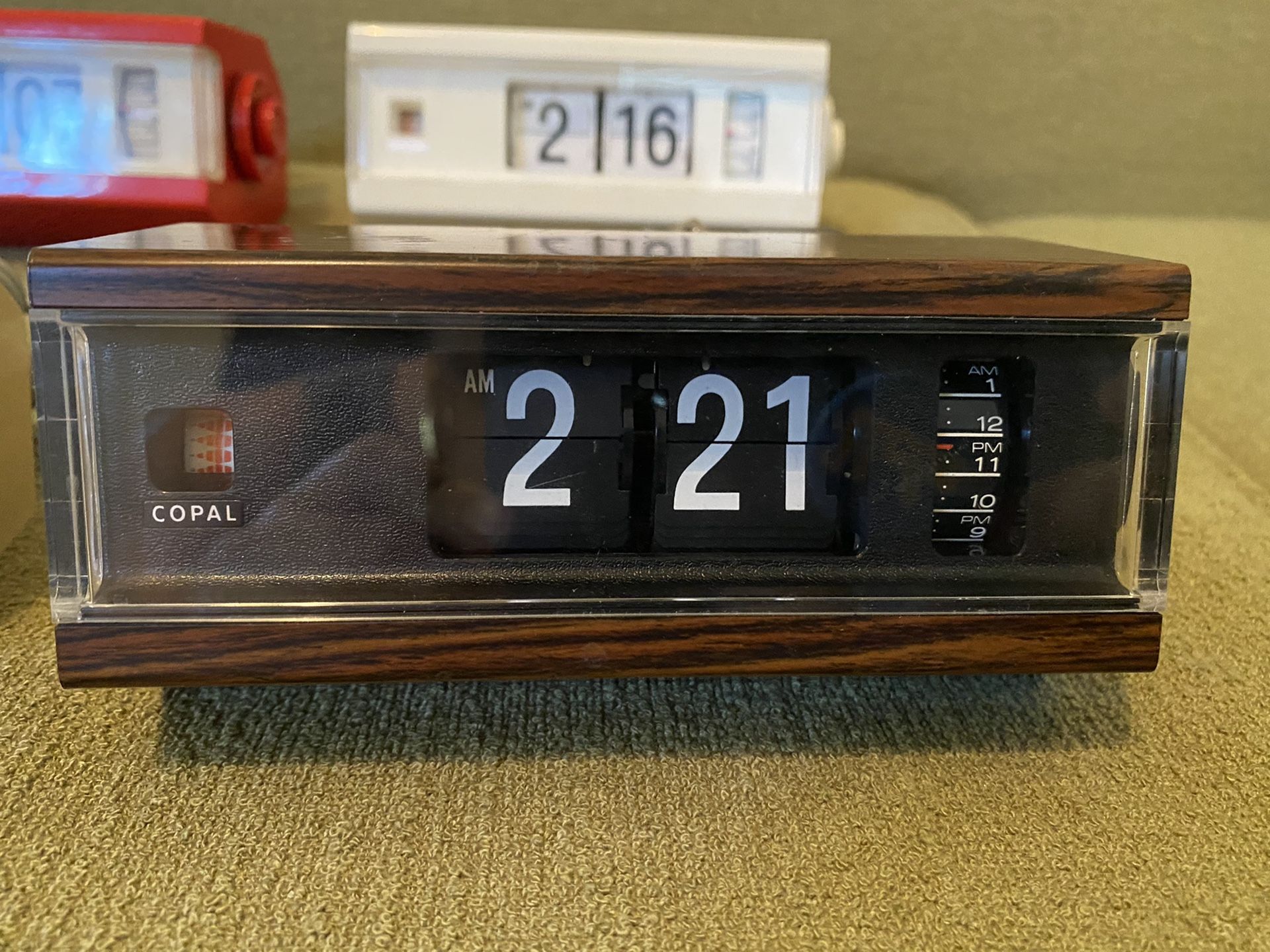 Vintage Copal 227 Flip Clocks for Sale in Gardena, CA - OfferUp
