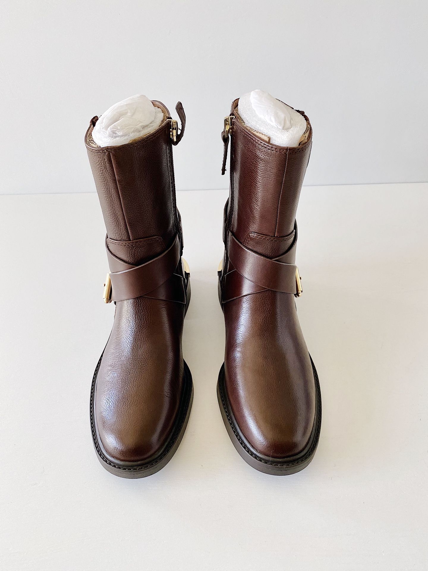 New LOUISE ET CIE Tandy Moto Leather Boots Burnt Oak Womens Shoes Size 7M  for Sale in Sugar Land, TX - OfferUp