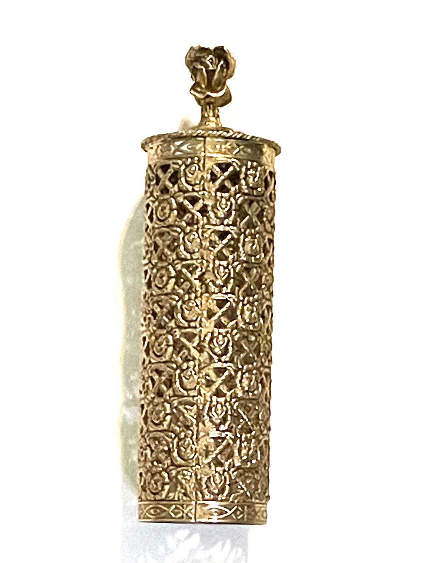 Russian Gilt Rose Hairspray Cover