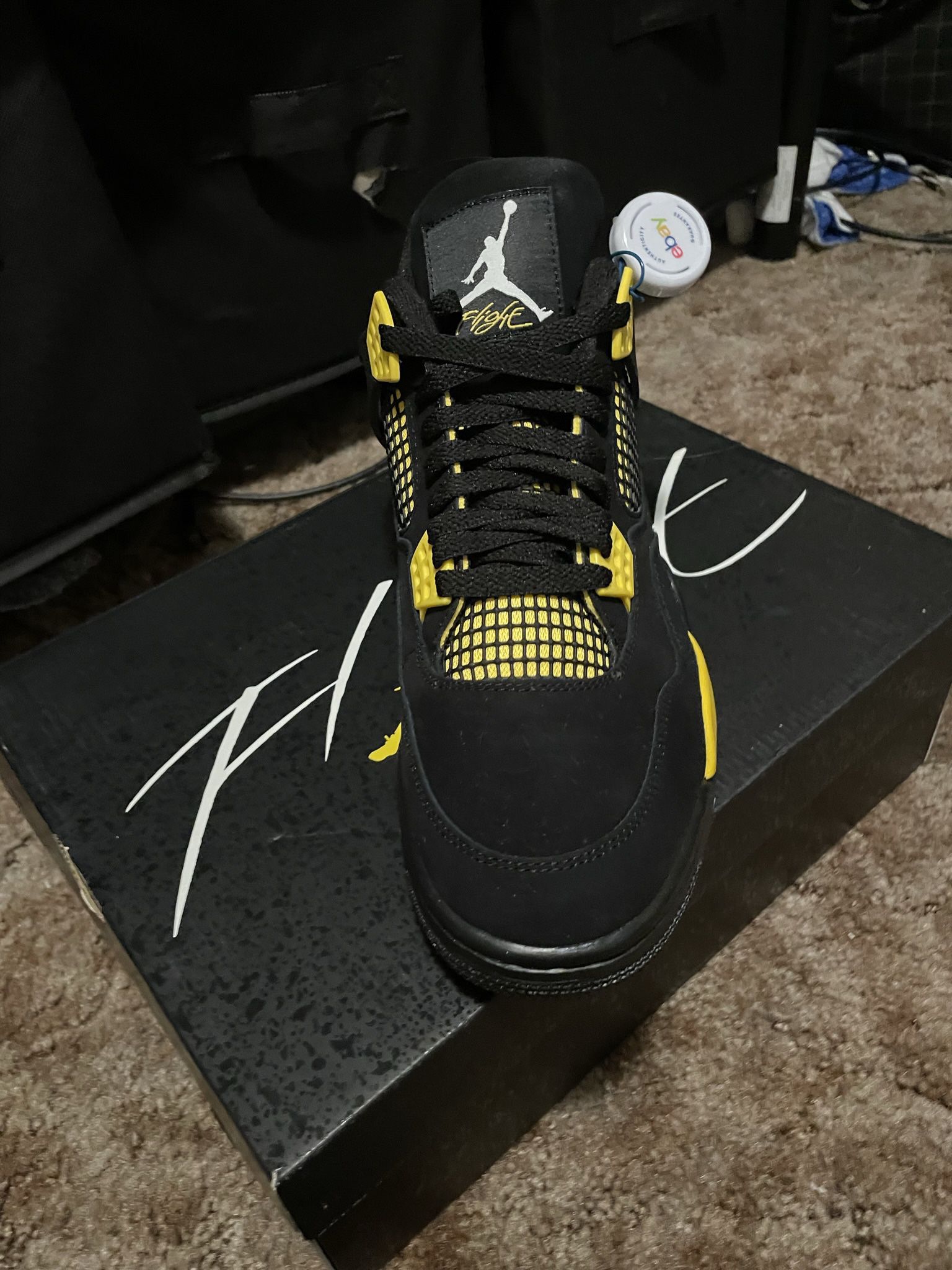 Nike Jordan 4 Thunders