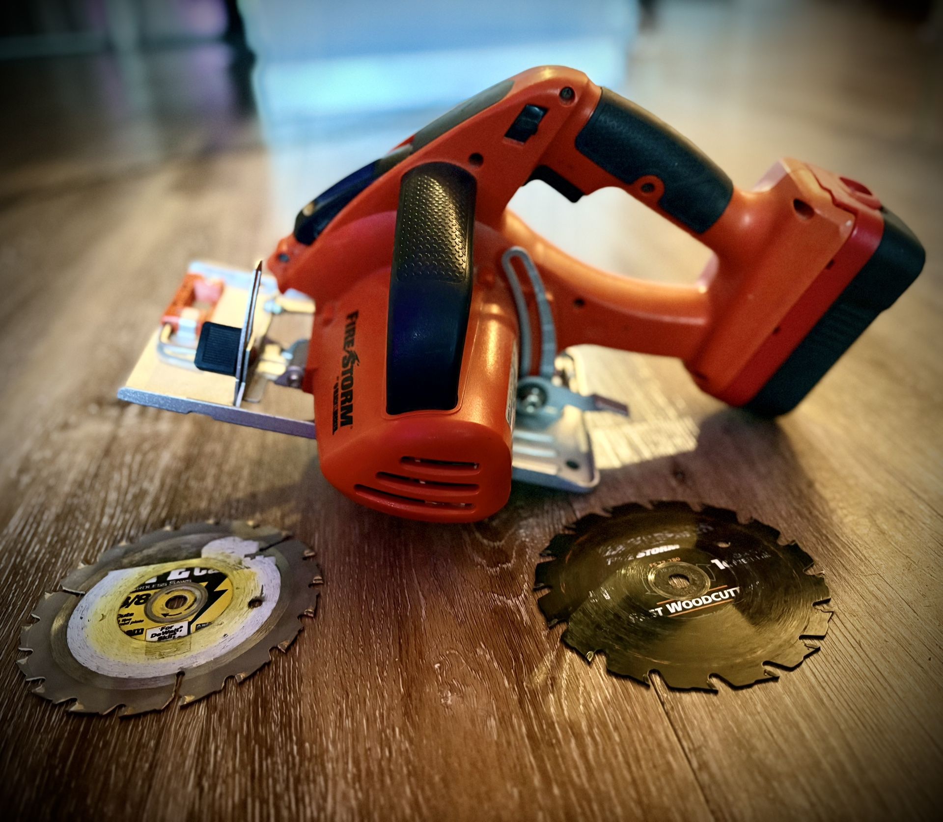 Black & Decker Cordless Jigsaw & 2 Saw Blades