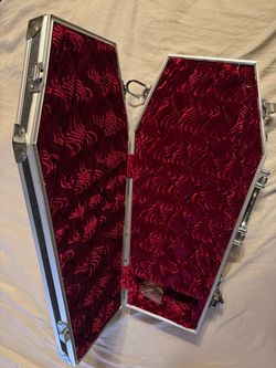 Coffin-Shaped Guitar Hard Case