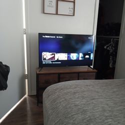 40 Inch Roku Smart TV 