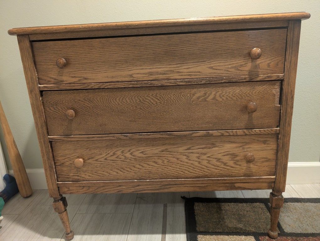Antique Tiger Oak 3 Drawer Dresser . 