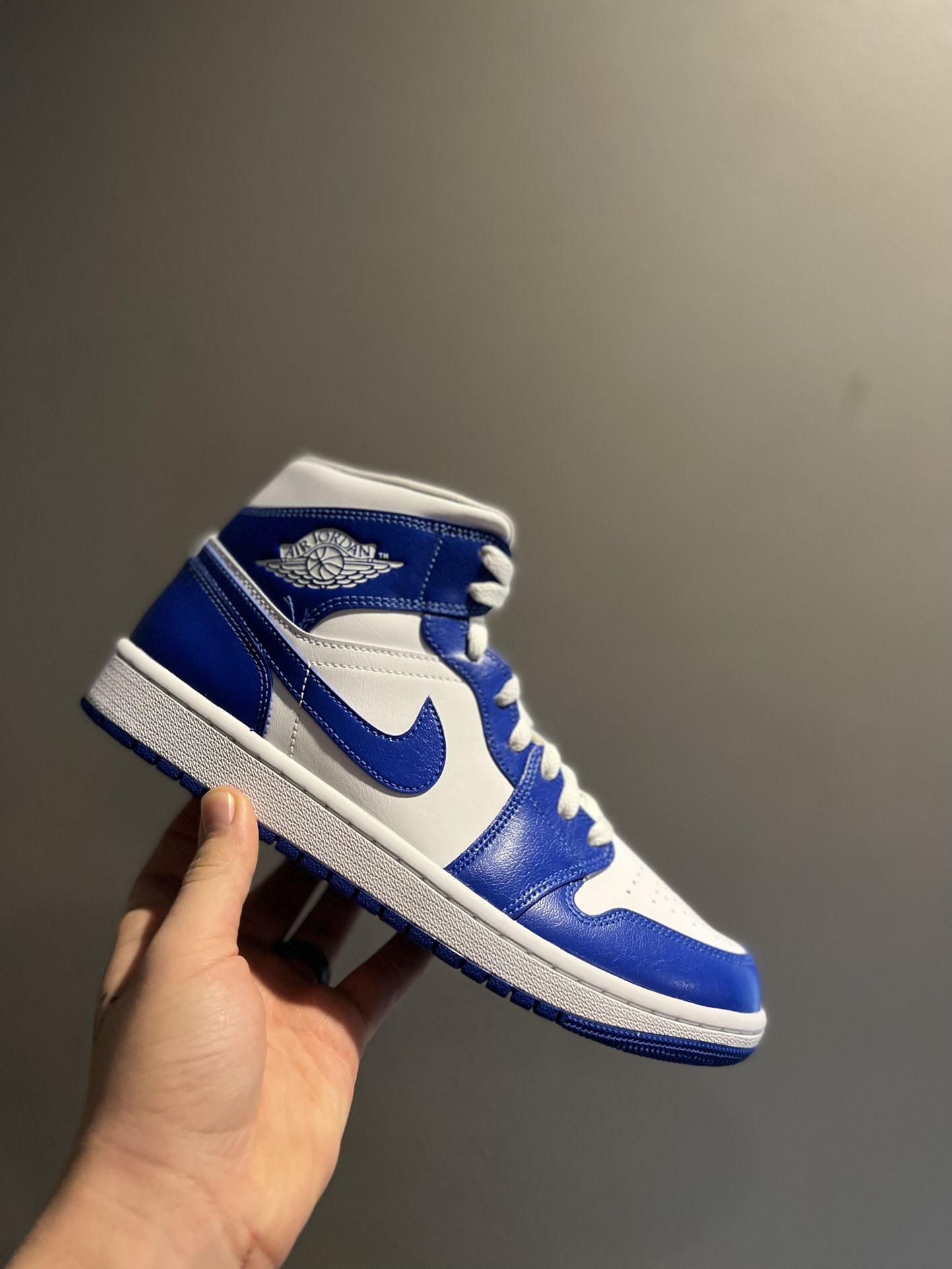 Jordan 1 Mid ‘Kentucky Blue’