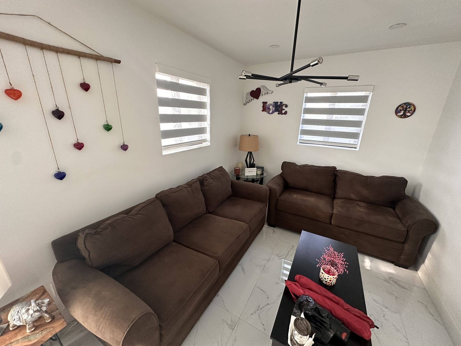 Pair Of Couches In Excellent Condition