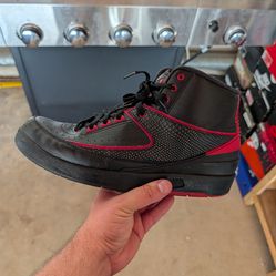 Jordan retro 2s size 10.5