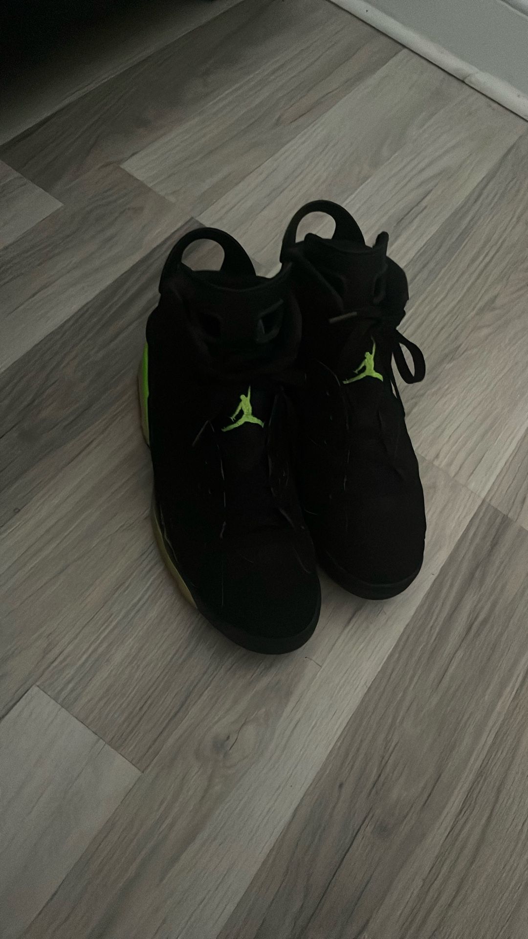 Air Jordan Retro 6 Electric Green. 