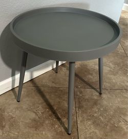 (NEW) 20” wide Round Gray Plastic Side Table