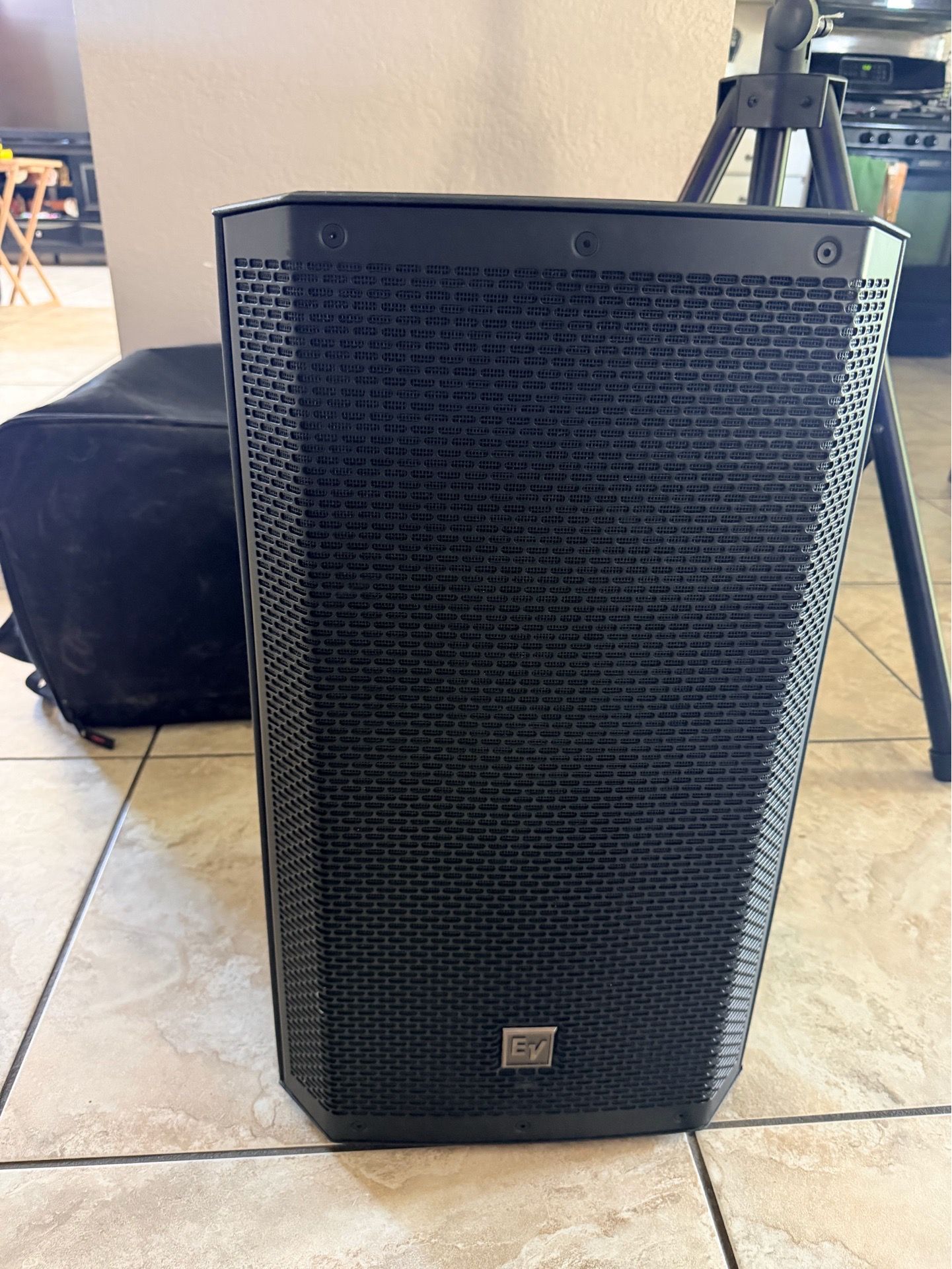 DJ Speaker and tripod