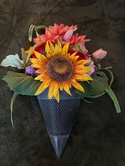 Floral wall decor