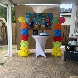 36” Cocktail Table