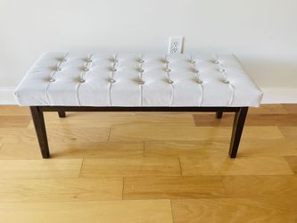 Tufted bench