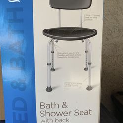 Equote-Bath & Shower Seat- New Condition In Box   Silla de baño en nuevas condiciones- condición nueva en caja 