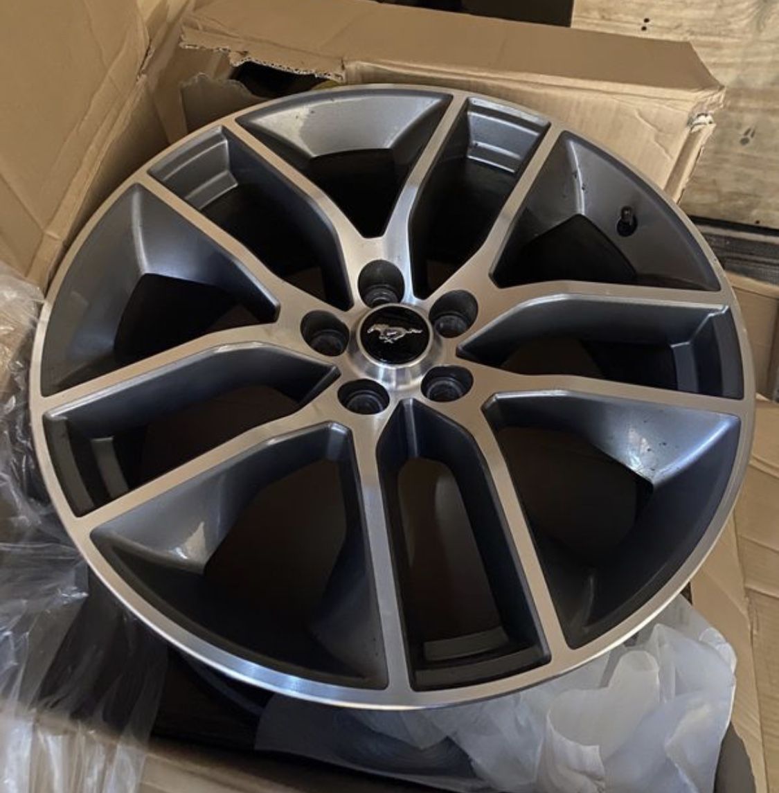 American Muscle Mustang GT Premium 20” rims!!