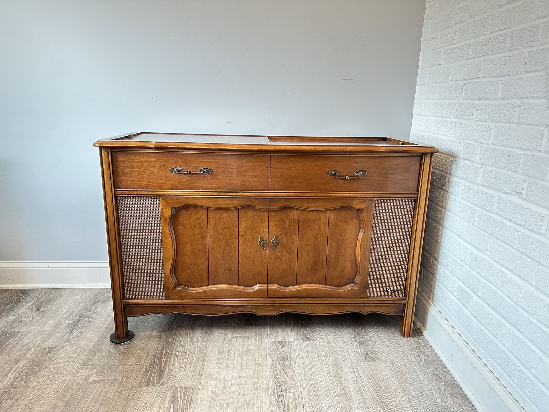 Magnovox Mid century record Player