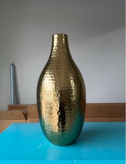 Gold vase