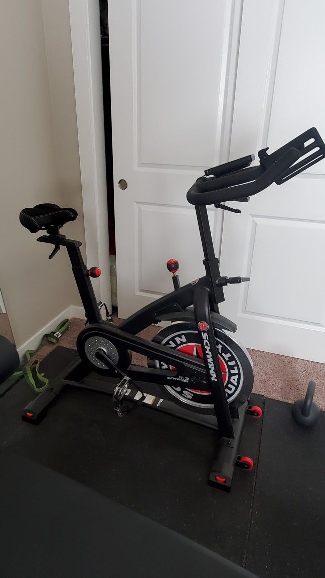 Schwinn ic3 Indoor Cycling Bike