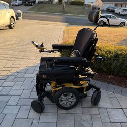 Quantum I level electric chair