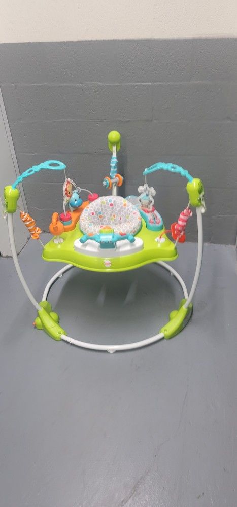 Fisher Price Baby Jumper with Interactive Toys, Baby Bouncer Activity Center. Se Habla Español