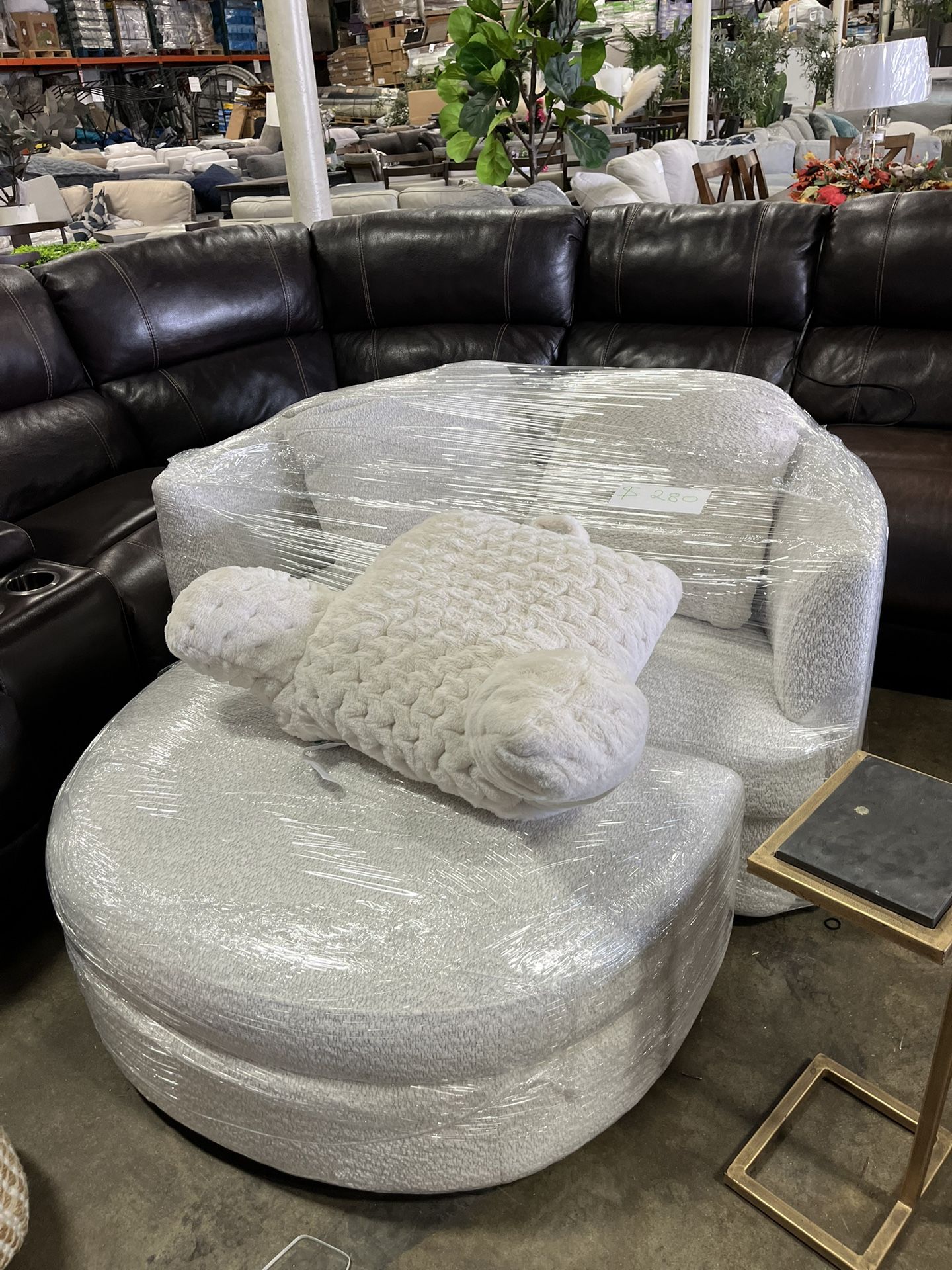 Oversized Fabric Chair With Ottoman