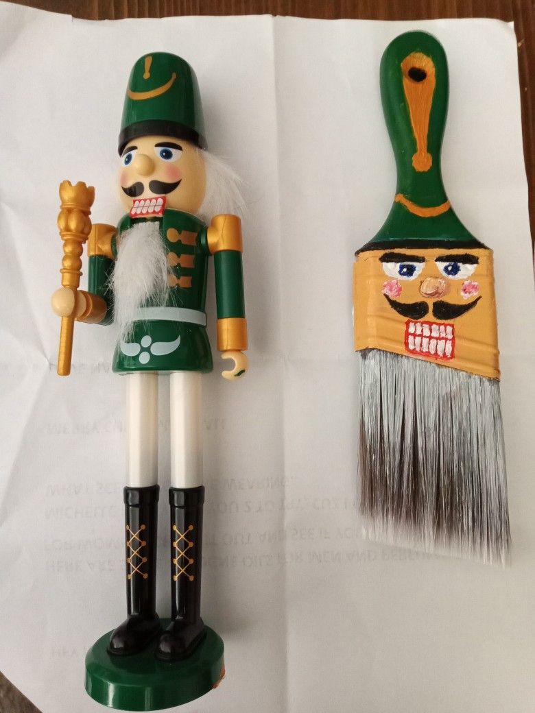 Nut Cracker Brush