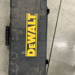 Saw (battery)