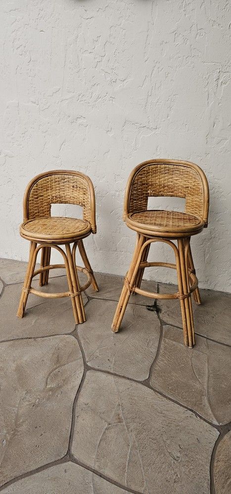 Set Of 2 Wicker Stools
