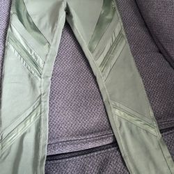 Alo Leggings