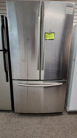 Samsung refrigerator 3DOORS STAINLESS steel work great conditions delivery available