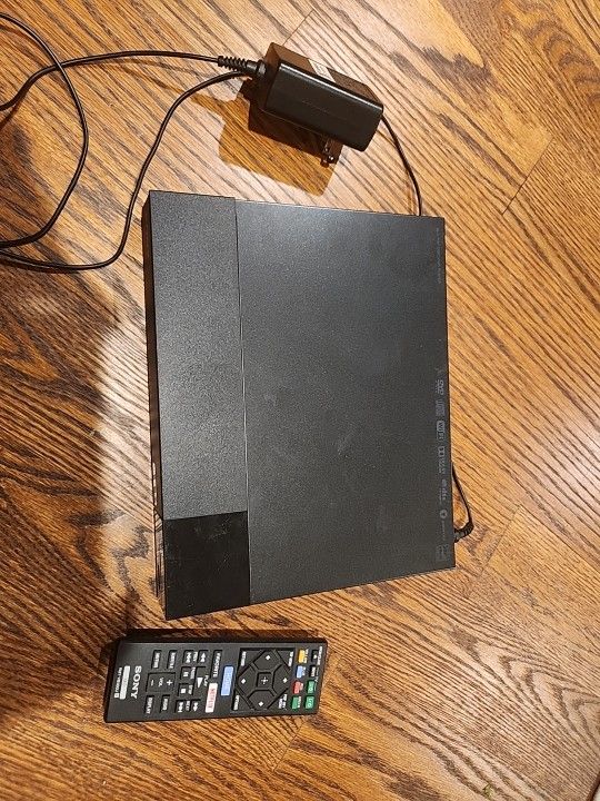 Sony BDP-S3500 Blu-ray Disc DVD Player with Remote and Power Adapter