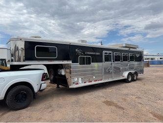 2008 Logan Coach Aluminum XT horse trailer