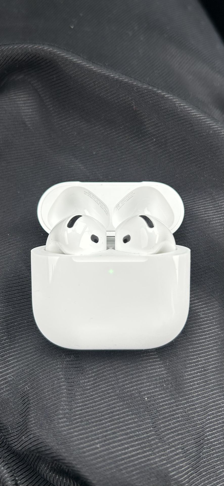 Apple AirPods Gen 4