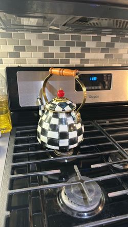 McKenzie‘s child tea pot