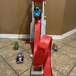 PAW Patrol Rescue Wheels Super Loop Tower HQ w/ Lights, Sounds, Vehicle & Figure