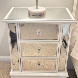 3-Drawer Nightstand 